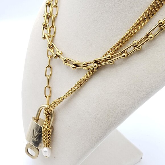 Double Chain Necklace with Authentic Louis Vuitton Padlock Pendant & Fresh Pearl - Picture 4 of 13